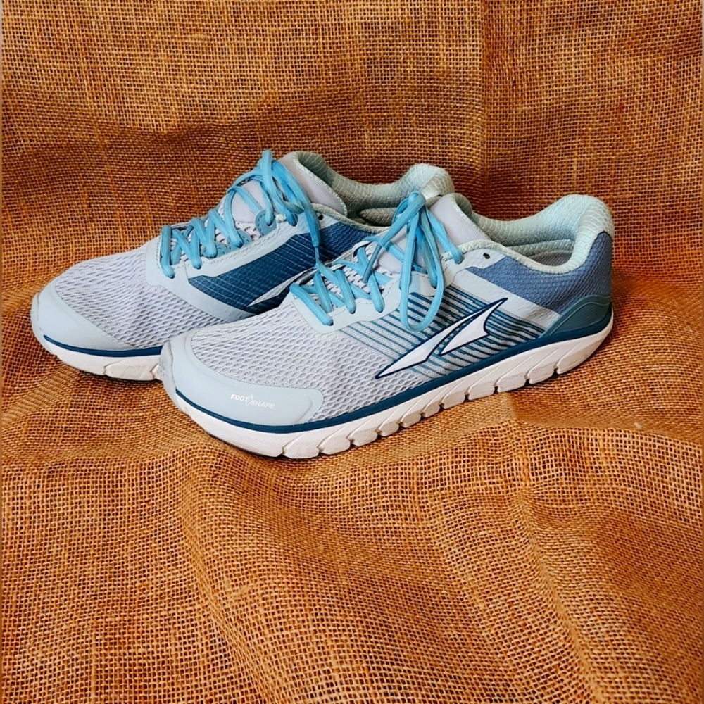 Women’s Altra Provision 4 Running Shoes sz 11